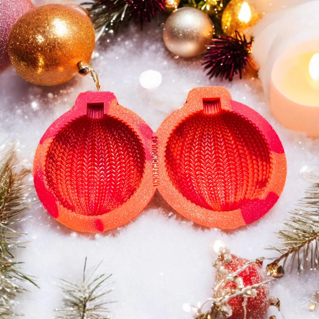 3D Knitted Bauble Duo