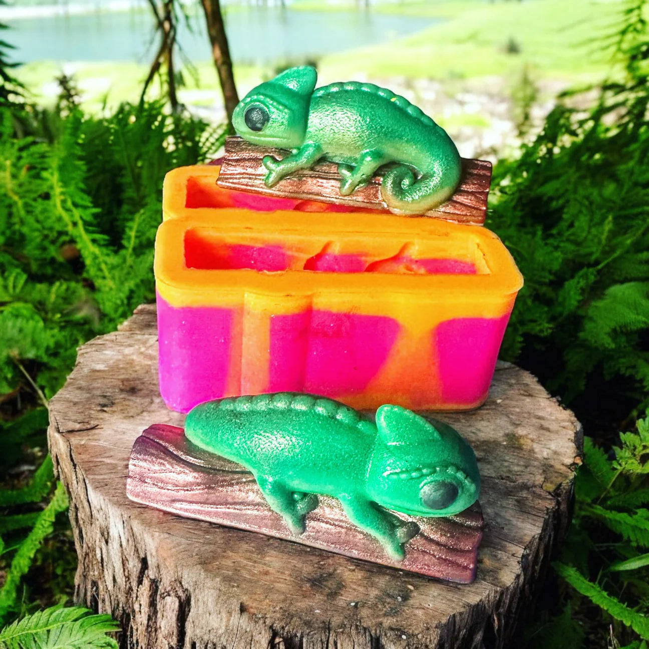 3D Chameleon Duo